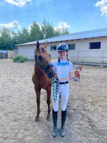 Химкинская спортсменка Елизавета Михеева показала лучший результат на областном чемпионате по конному троеборью