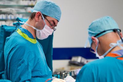 В московских больницах заменят ряд хирургических имплантатов российскими материалами