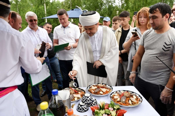 Фестиваль плова провели в Химках