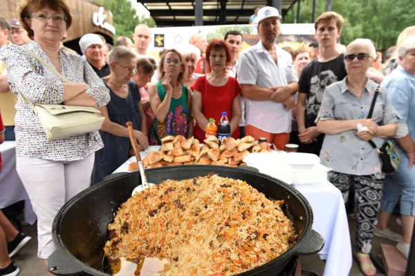 Фестиваль плова провели в Химках