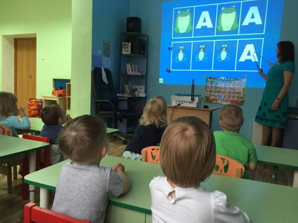 Воробьев рассказал о поддержке частных детских садов и центров реабилитации в Подмосковье