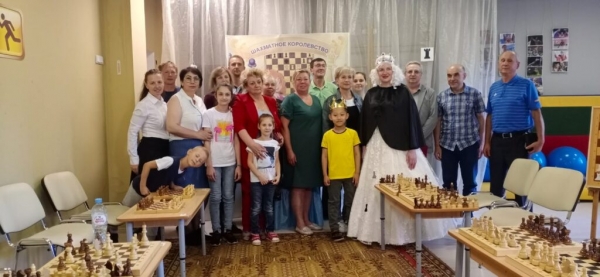Победитель Первенства России по шахматам из Химок Роман Шогджиев провёл сеанс одновременной игры