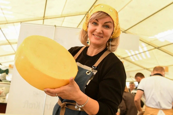 Свыше 100 фермеров из Подмосковья примут участие в фестивале «Сыр! Пир! Мир!»