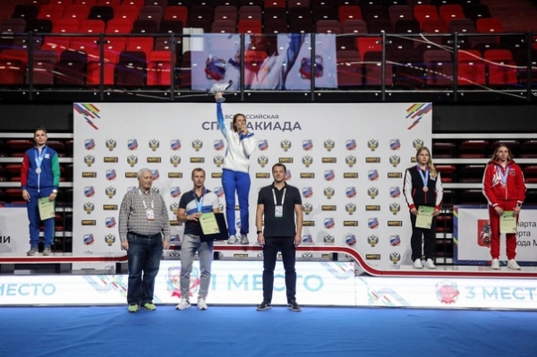 Яна Егорян - первая на Всероссийской спартакиаде сильнейших спортсменов в фехтовании??