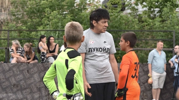 Голкипер Ринат Дасаев провел мастер-класс для юных футболистов в Ногинске