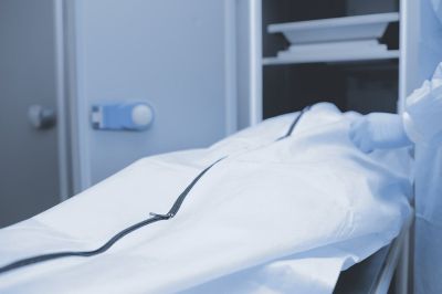 Суд признал законной закупку больницей патолого-анатомических мешков за счет средств ОМС