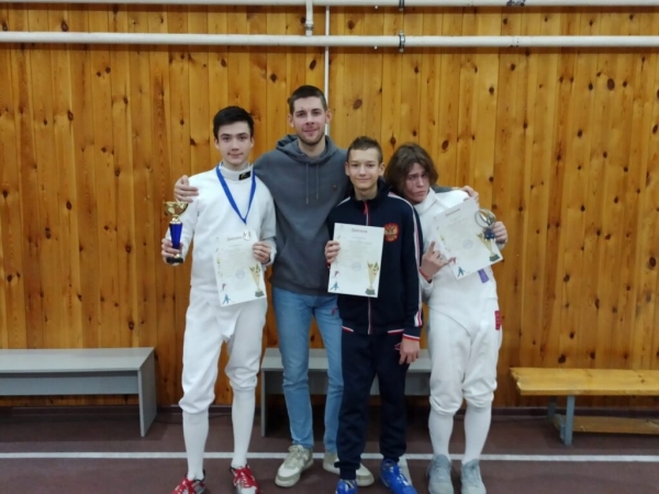 Успехи химкинских шпажистов по итогам межрегионального турнира по фехтованию в Смоленске