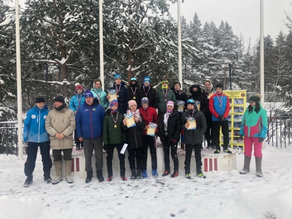 Химкинские лыжники открыли соревновательный сезон на «Снежинке»