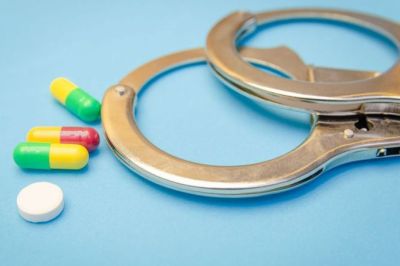 Экс-главу фармотдела астраханского Минздрава осудили за незакупку лекарств для онкобольных