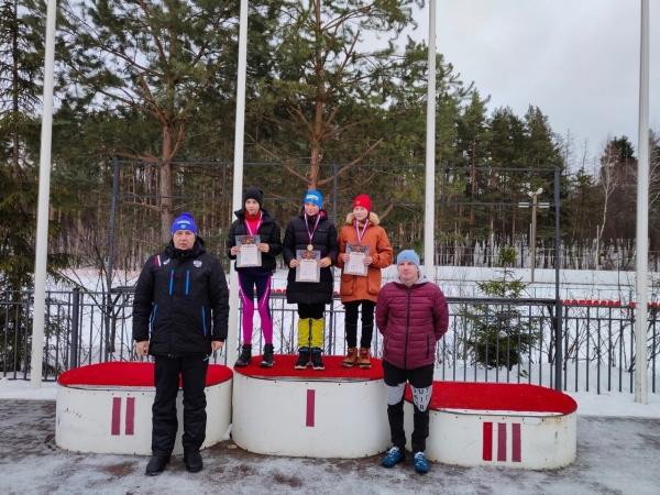 На «Снежинке» провели предновогоднюю лыжную гонку спортшколы по ЗВС