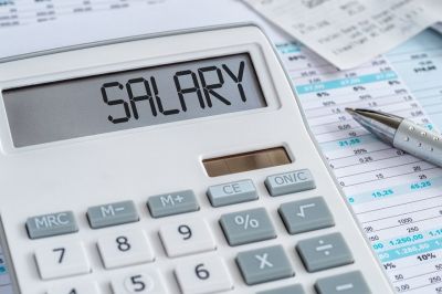 Минздрав утвердил долю зарплаты в структуре тарифов на ВМП вне ОМС на 2023 год