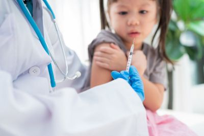 Роспотребнадзор объявил о старте подчищающей иммунизации от кори