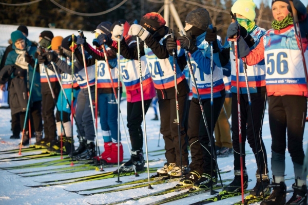 В посёлке Лунёво прошла XIII рождественская вечерняя лыжная гонка