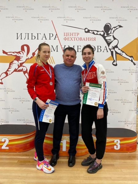 Две шпажистки химкинской СШОР стали призёрами всероссийского турнира по фехтованию
