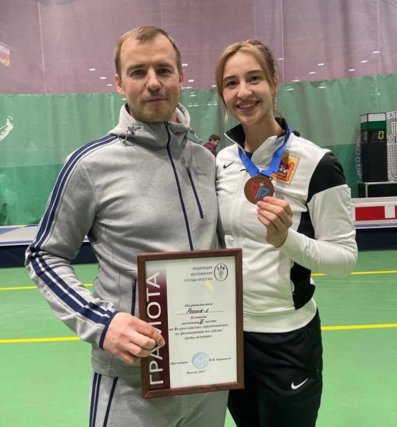 Фехтовальщицы Химок Яна Егорян и Лейла Пириева стали призёрами всероссийских соревнований