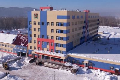 В Кузбассе с задержкой сдали в строй многопрофильную больницу на месте 40-летнего долгостроя