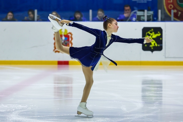На льду «Новатора» вновь разыграли медали областных соревнований по фигурному катанию