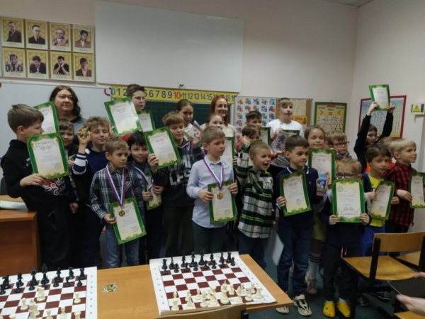 Более 60 шахматистов соревновались в двух турнирах «Виктории»