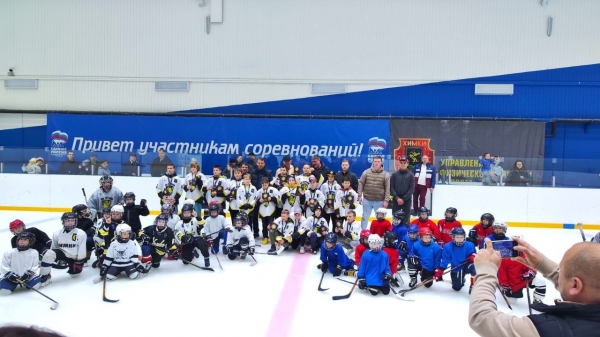 Хоккейная команда Химок выиграла областные соревнования в «Новаторе»