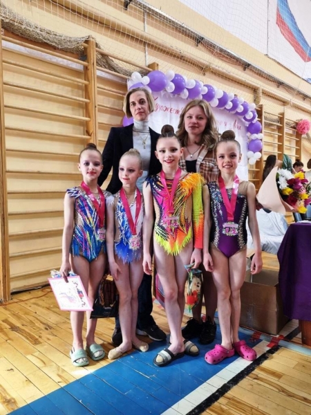 Гимнастки спортшколы «Химки» завоевали комплект медалей по итогам городских соревнований в Лобне и Мытищах