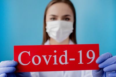 Роспотребнадзор оценил ущерб от COVID-19 в 2022 году в 1,6 трлн рублей