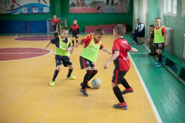 В спортзале школы «Лунёвская» состоялись турниры по мини-футболу и настольному теннису, посвящённые Дню защиты детей