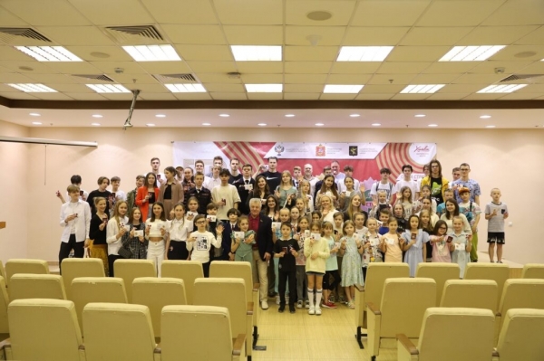 Свыше ста школьников Химок выполнили нормативы ГТО на «золото»