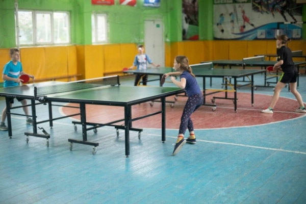 В спортзале школы «Лунёвская» состоялись турниры по мини-футболу и настольному теннису, посвящённые Дню защиты детей