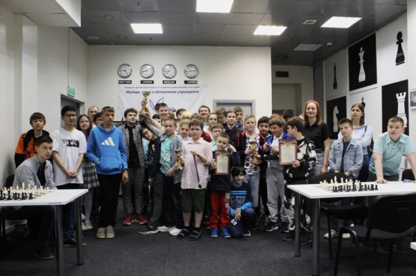 В «Виктории» разыграли медали турнира по быстрым шахматам в честь Дня защиты детей