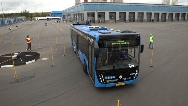 В Москве определили лучшего водителя автобуса России