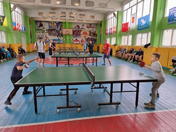 В Лунёво организовали турнир по настольному теннису в честь Дня отца