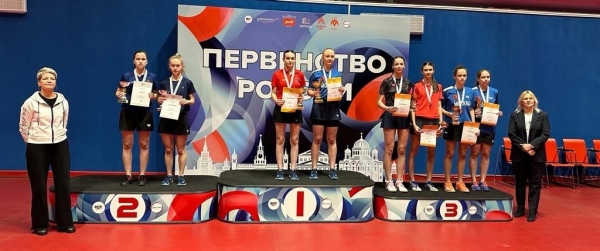 Теннисистка УОР №3 выиграла серебро в парном зачёте Первенства России